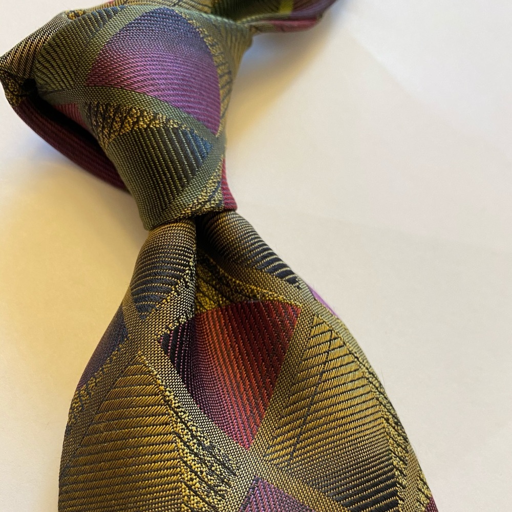 Jhane Barnes genuine 100% silk tie in green/gold